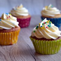 The Best Vanilla Cupcakes