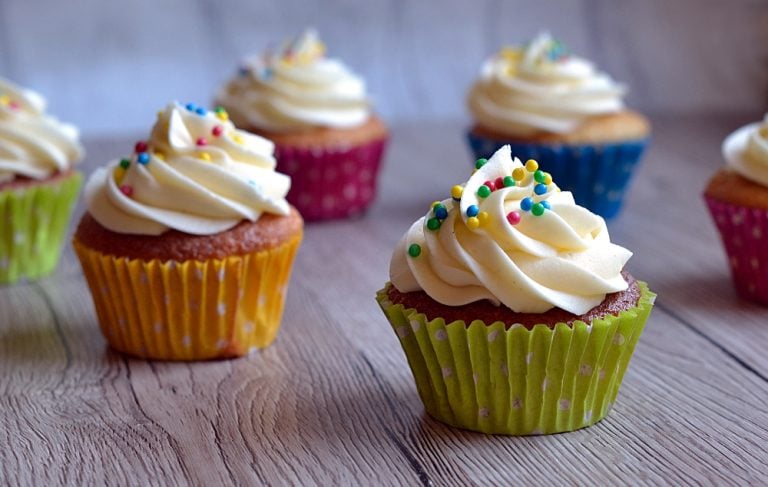 The Best Vanilla Cupcakes