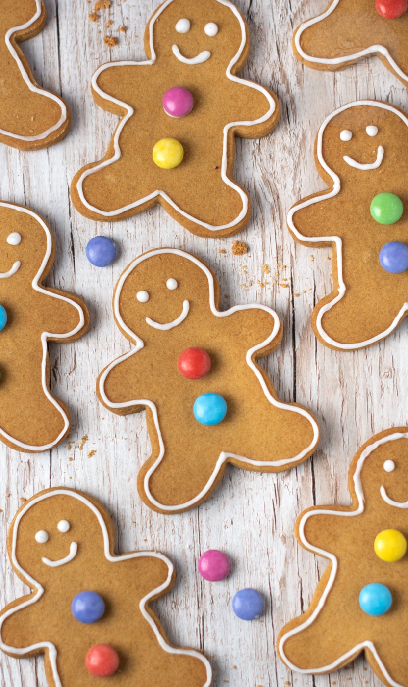 Gingerbread biscuits recipe. Crunchy gingerbread cookie, perfect for gingerbread men.