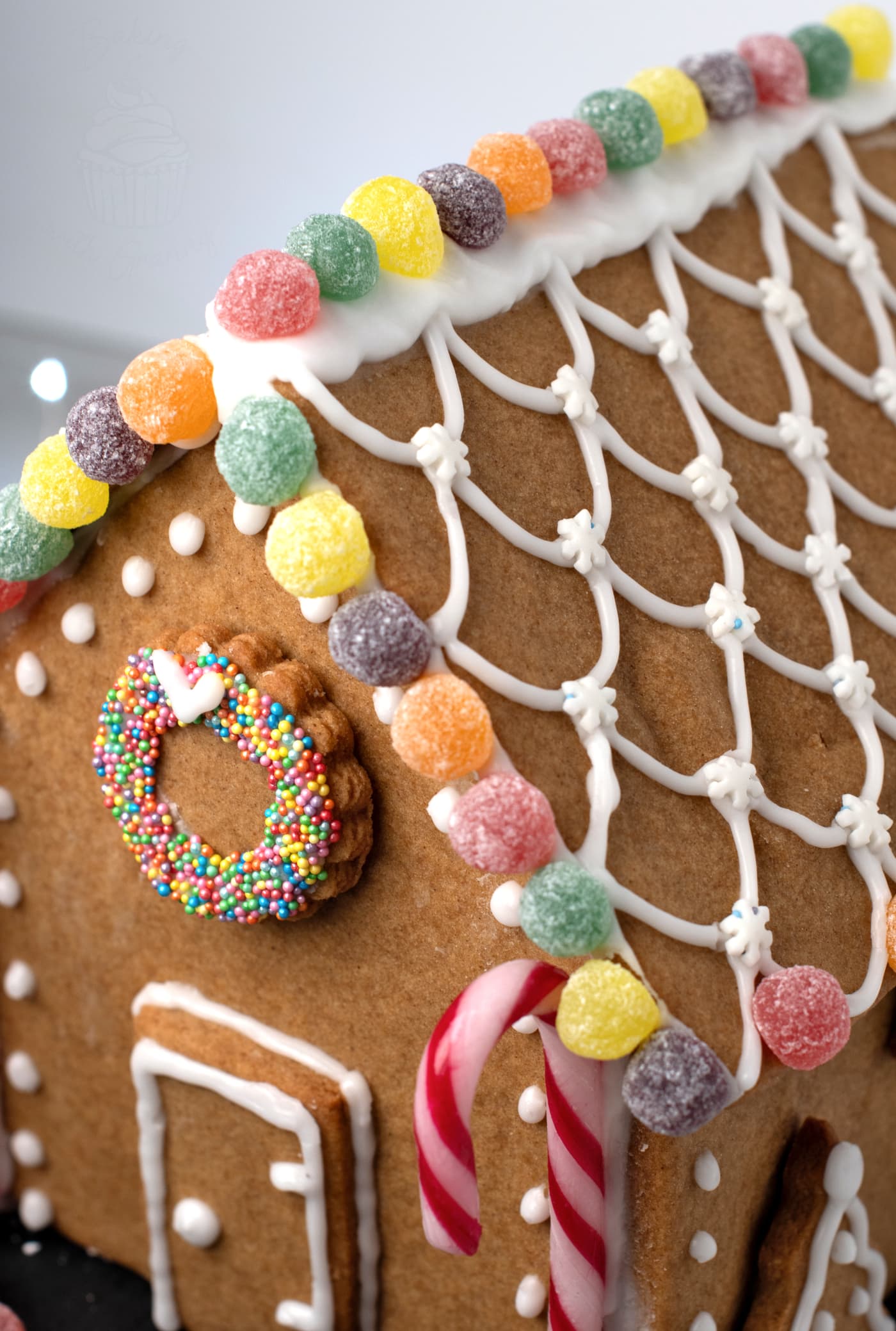 Gingerbread biscuit house recipe. Easy to make and tastes great.
